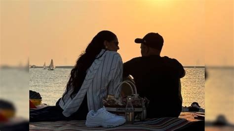 Inside Sonam Kapoor And Anand Ahujas Beach。